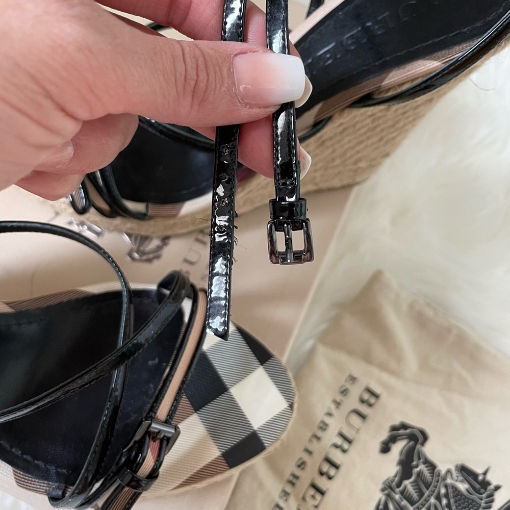BURBERRY
Nova Check Espadrille Wedge Sandals 39 - Picture 11 of 13